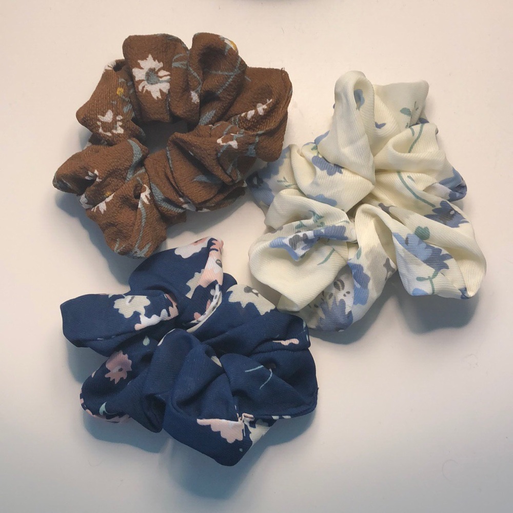 a three pack of scrunchies :)